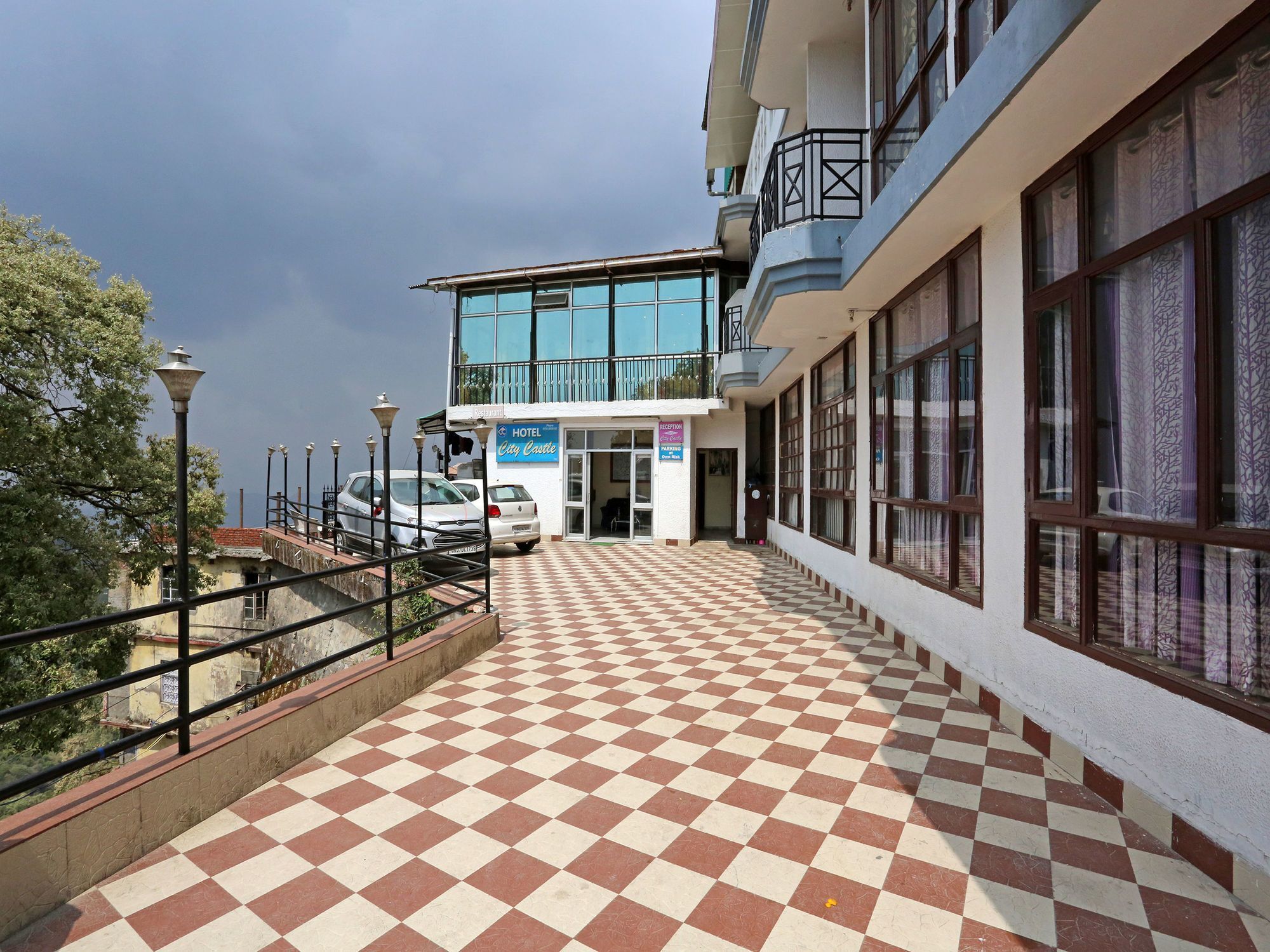 Hotel City Castle Масурі Екстер'єр фото